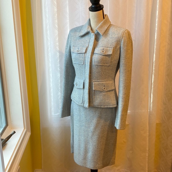 Victoria's Secret Jackets & Blazers - VICTORIA’S SECRET Body by Victoria 2pc Wool Suit (Jacket + Skirt) Size 8